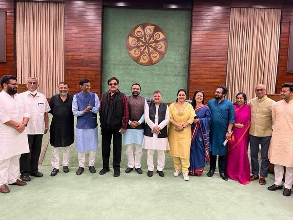 ani_digital's tweet photo. IT panel led by Jadhav to discuss Telecom Bill next week even before its introduction in Parliament
Read @ANI Story | https://t.co/Bksuhu2Vet
#PratapJadhav #ITPanel #TelecomBill https://t.co/luM6fHcOp7