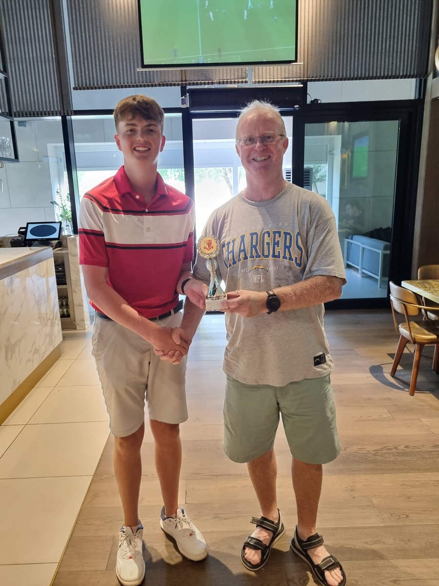 The inaugural DESC staff vs student golf match was held today at @dubaihillsgolfclub a closely contested match resulted in an honourable 2-2 draw. #descsport #descgolf #enjoyment #teamspirit