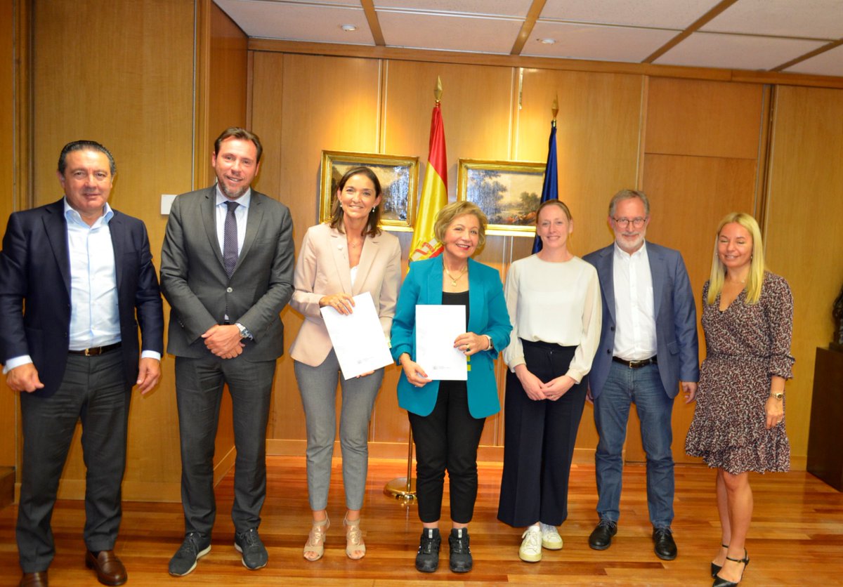 TomaLaPalabraVA's tweet image. Esta nueva macrofábrica de baterías de #InoBat llega meses después del anuncio de la implantación de @SwitchMobility en #Valladolid, un gran impulso para la creación de miles de empleos directos e indirectos y nuestra economía local.

Infórmate ℹ️ bit.ly/3D0DCAm