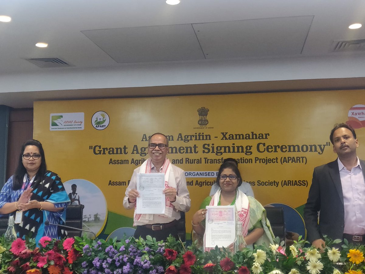 On September 29th, #Samunnati, along with our partner Vasudhaika Software Private Limited, signed an MOU with the ARIAS Society to provide financial services to smallholder farmers and agro-entrepreneurs in Assam 
 
#OpenAgriNetwork #SmallholderFarmers #IndianAgriculture #Farmers