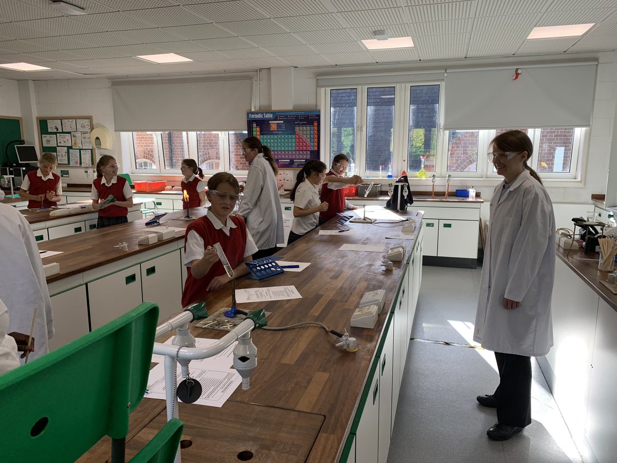 QAS_STEM's tweet photo. #QASL4 have been continuing their chemistry lessons with learning to use a Bunsen burner. U6 #QASChemistry have been helping Mrs Morris assess them for their ‘Licence’. https://t.co/lFArGHefja