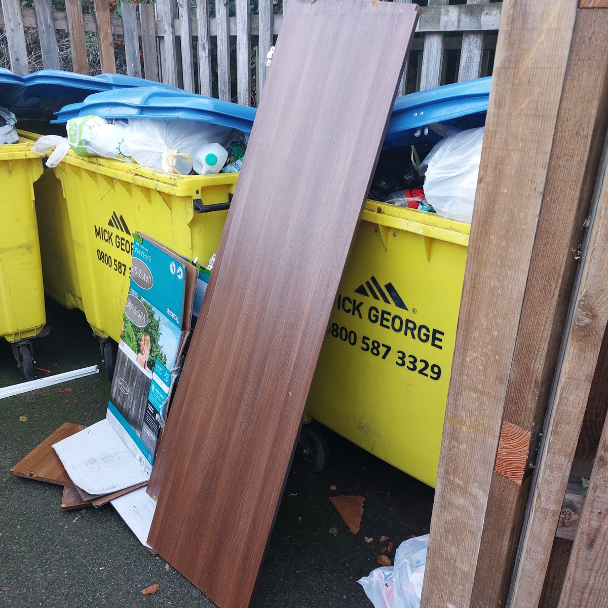SimonatPA's tweet photo. Bridge court Rushden inspections completed. Communal internal areas are clean. Nice to see our new cleaning contractor are on the ball. Some items identified in external area and request sent for removal.#teampurple #nhood21 @pa_housing https://t.co/UPLHljGQxQ