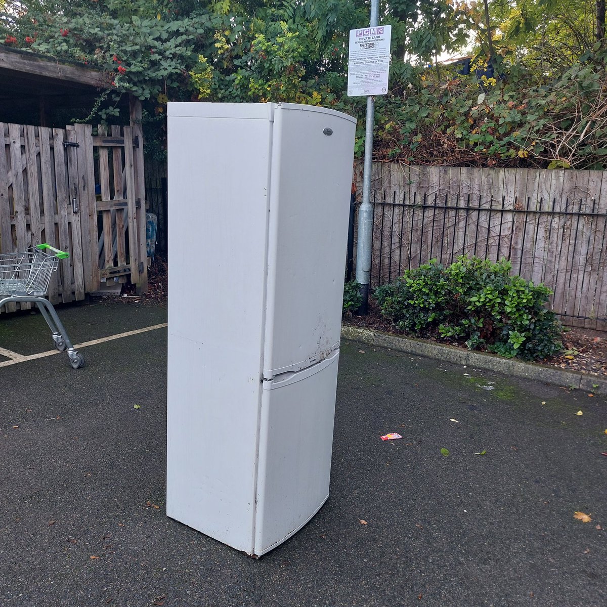 Bridge court Rushden inspections completed. Communal internal areas are clean. Nice to see our new cleaning contractor are on the ball. Some items identified in external area and request sent for removal.#teampurple #nhood21 @pa_housing