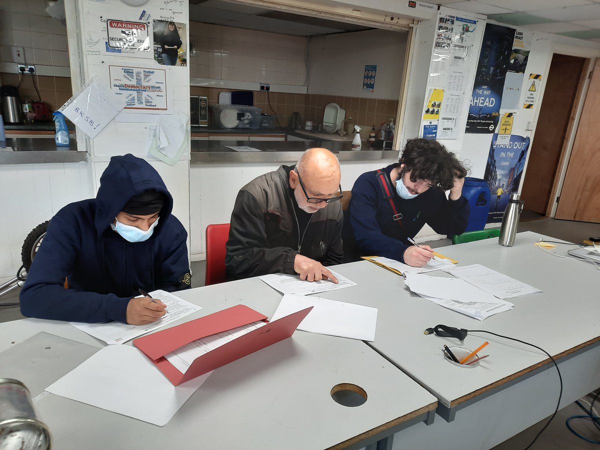 NewhamPrus's tweet photo. Students have now completed the final module for their C&amp;G Level 1 Award in Motor Vehicle Maintenance... Well Done Everyone 
#BrakePads&amp;Discs #CreatingFuturesProgramme 🚙🔧🪛 https://t.co/oMZ4pXg7G8