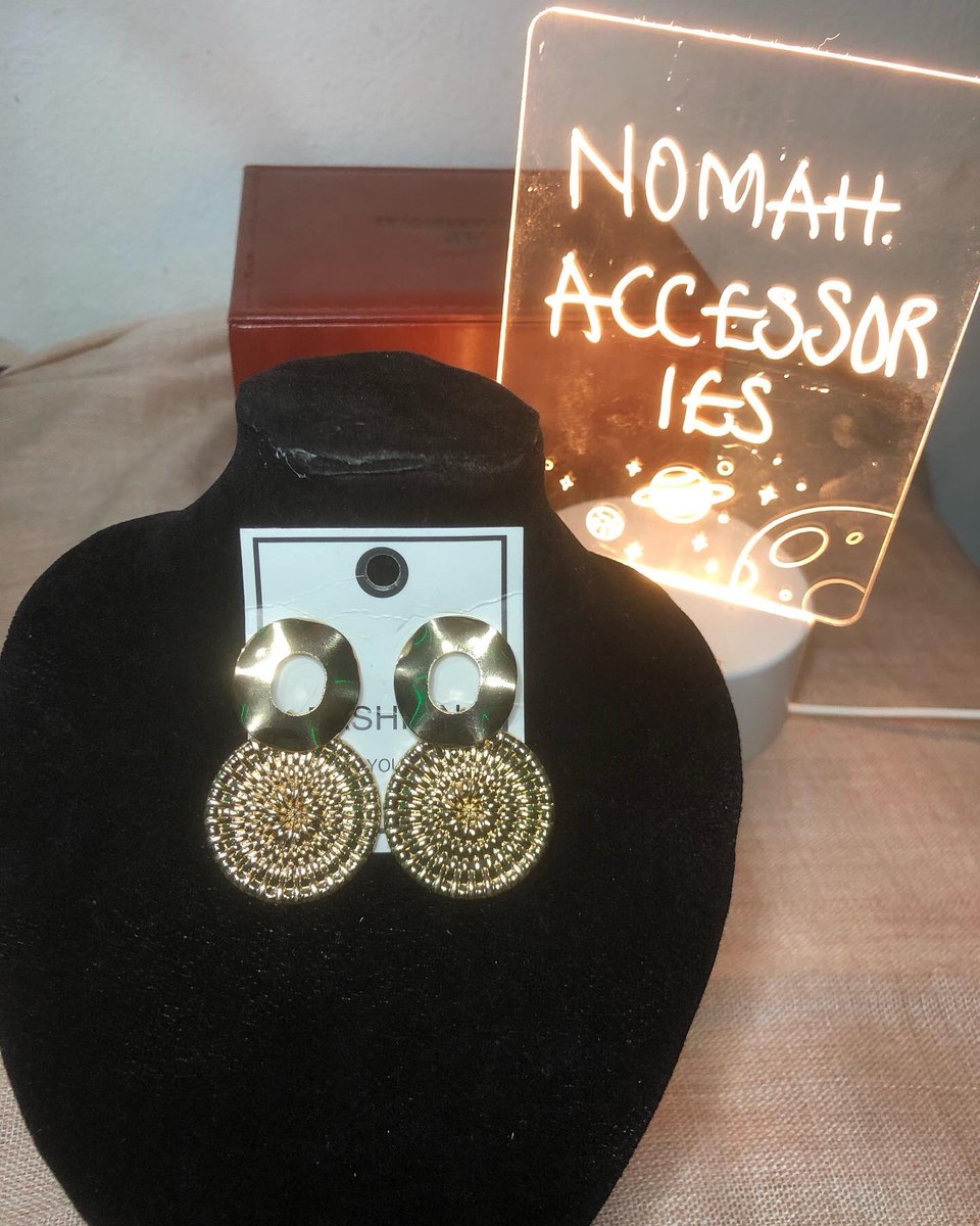 thenomahbabe's tweet photo. A good day to shop accessories from me follow IG:@accessoriesbynomah https://t.co/mXTGyYXJEx