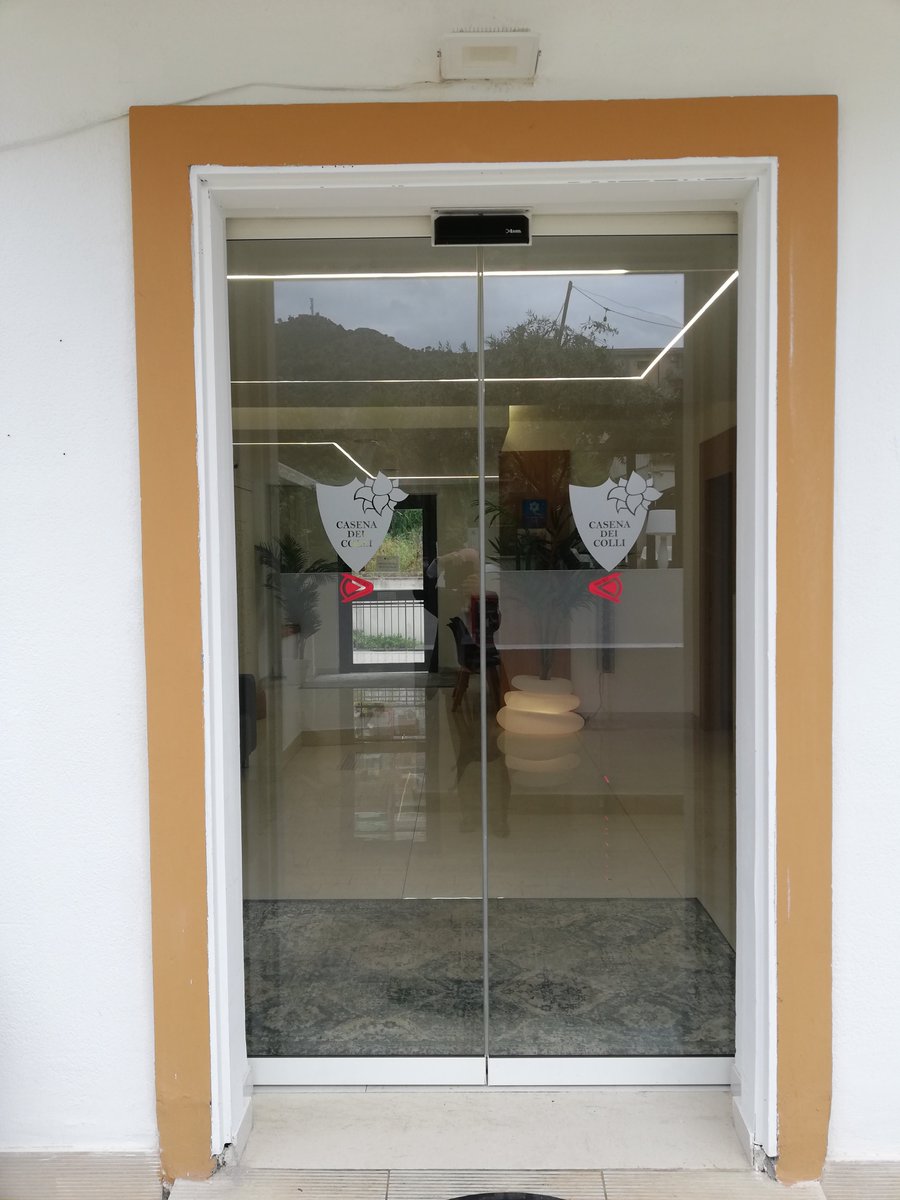 label_spa's tweet photo. Installazione a 4 stelle per l’Hotel Casena dei Colli (Palermo)!
Per le vie di esodo di questa storica struttura abbiamo fornito Revolus 90 con Sistema a filo lucido LBFL, il mix perfetto di innovazione tecnica, semplicità, estrema sicurezza ed estetica.

https://t.co/KSkByO2bpJ https://t.co/99lFvkTys2