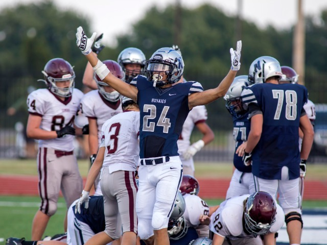 CoachTools__'s tweet photo. The CoachTools team of the week is @edmond_football ✅ The Huskies are coming off a bye week and have a big district contest versus Yukon high school. Special shoutout to @coachmbriggs for his support and help! 🏈📈💯 https://t.co/MQyDhQGgNd