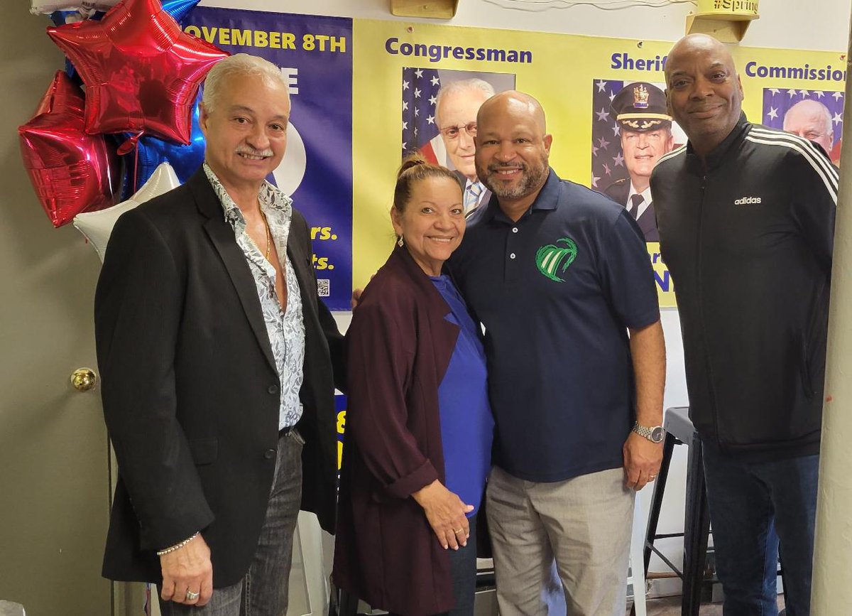 BenjieWimberly's tweet photo. Let's go Haledon Democrats and Mayoral candidate Michael Johnson!!! Passaic County Row A All The Way! #PCDems #LD35 #RowA https://t.co/tOtEY2l8vn