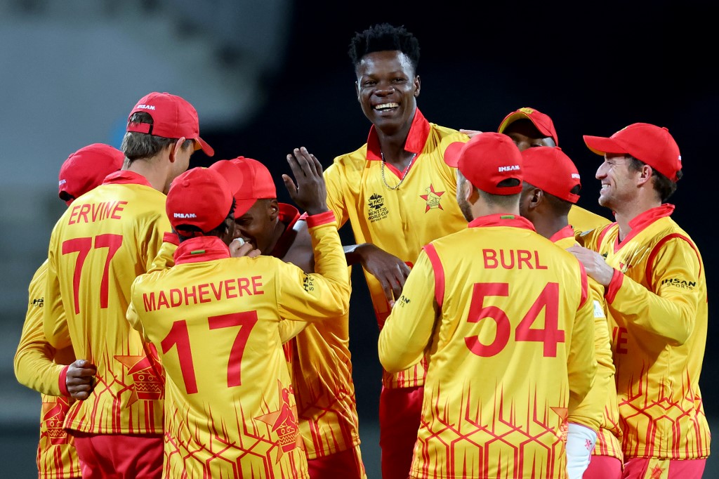 Sikandar Raza (82 off 48) and Blessing Muzarabani (3-23) star in Zimbabwe's clinical win against Ireland. #T20WorldCup #ZIMvIRE cricbuzz.com/cricket-news/1…