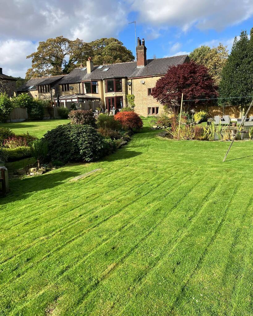 TLCBury's tweet photo. Winter treatments starting soon, book yours in #loveyourlawn #lawntreatments #lawntreatmentspecialists #lawntreatmentsbury #tottington #ramsbottombusiness #ramsbottom #totallawncarebury https://t.co/Ijm1R9DBgw