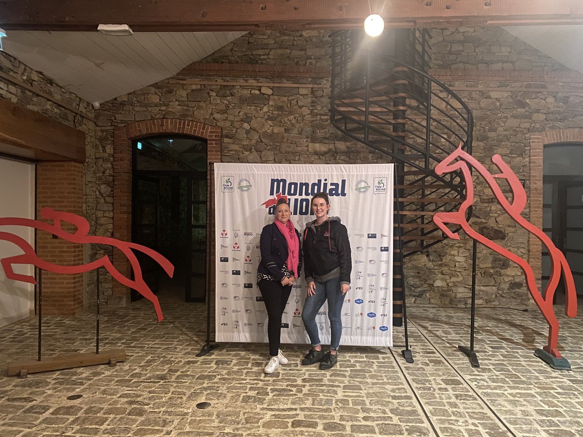 Uni__Media's tweet photo. 🫱🏼‍🫲🏾🌐 J-4 avant le @MondialduLion, où nous serons présents en tant que partenaire de l'évènement et fournisseur de la fibre optique.

🐴 Emilie &amp; Estelle ont pu découvrir le parcours du cross où les obstacles sont toujours aussi impressionnants et travaillés.

RDV le 22 octobre ! https://t.co/kpyYhKhcUq