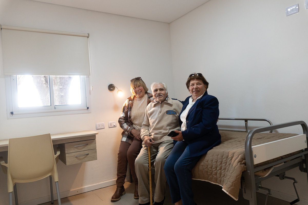 generalviamonte's tweet photo. Bienvenidos a un Nuevo Hogar😍. 
✅Ni asilo, ni granja, desde hoy te damos la bienvenida a la Nueva Residencia para Personas Mayores “Carmen Simón Coliqueo”. https://t.co/M2znxL08bv