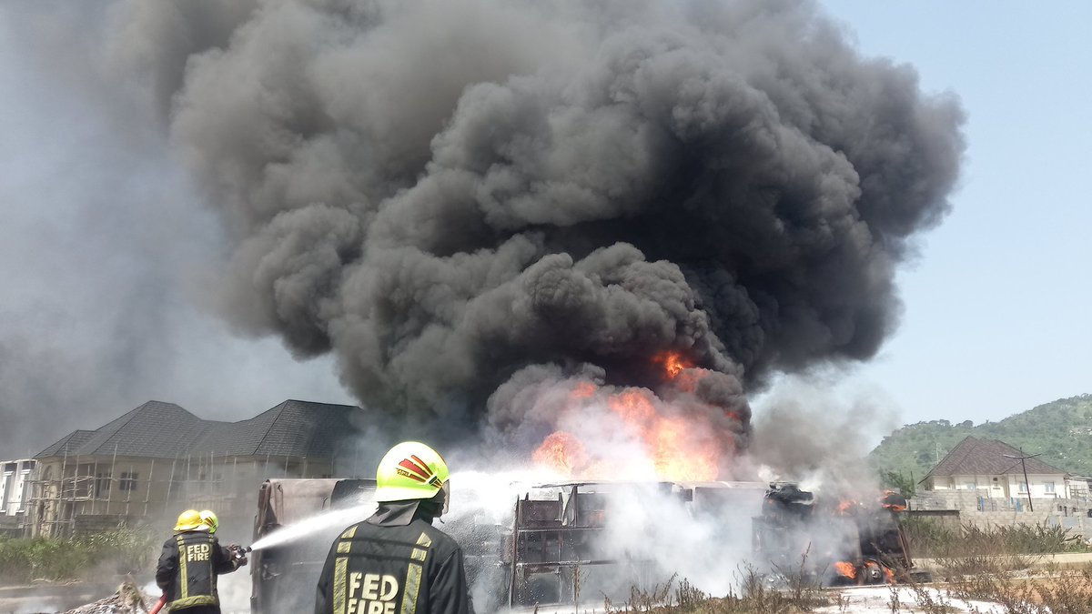 SaharaReporters's tweet photo. BREAKING: Pandemonium In Abuja School Owned By Bishop Oyedepo’s Winners Chapel As Diesel Tanker Explodes Near School, Church | Sahara Reporters https://t.co/9fBDRQfPi6 https://t.co/mZ664wSP8s
