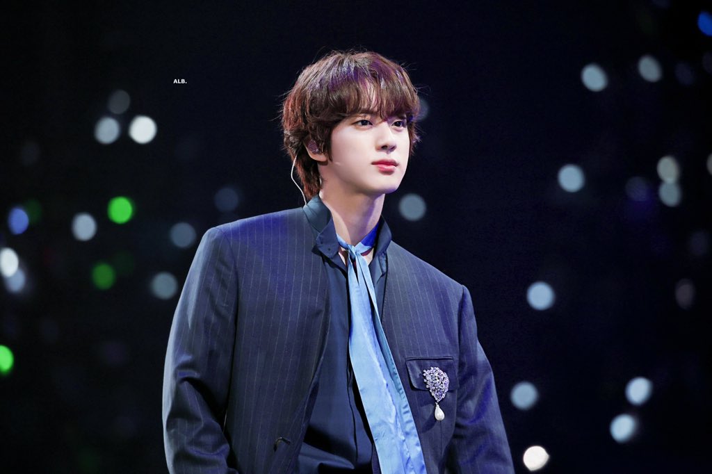 ALittleBraver92's tweet photo. I love you to the moon and back ❤️  #방탄소년단진 #김석진 #석진 #진 #BTSJIN #JIN @BTS_twt https://t.co/73FNFIWCXZ