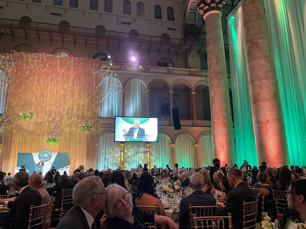 Thanks @ad_lozano and all those who I have the pleasure to work with. This recognition is also yours! Had the privilege to be joined by family & friends at the induction. Amazing @theNAMedicine Gala celebrating more than 50 years of impact! Congrats to NAM President @VictorDzau