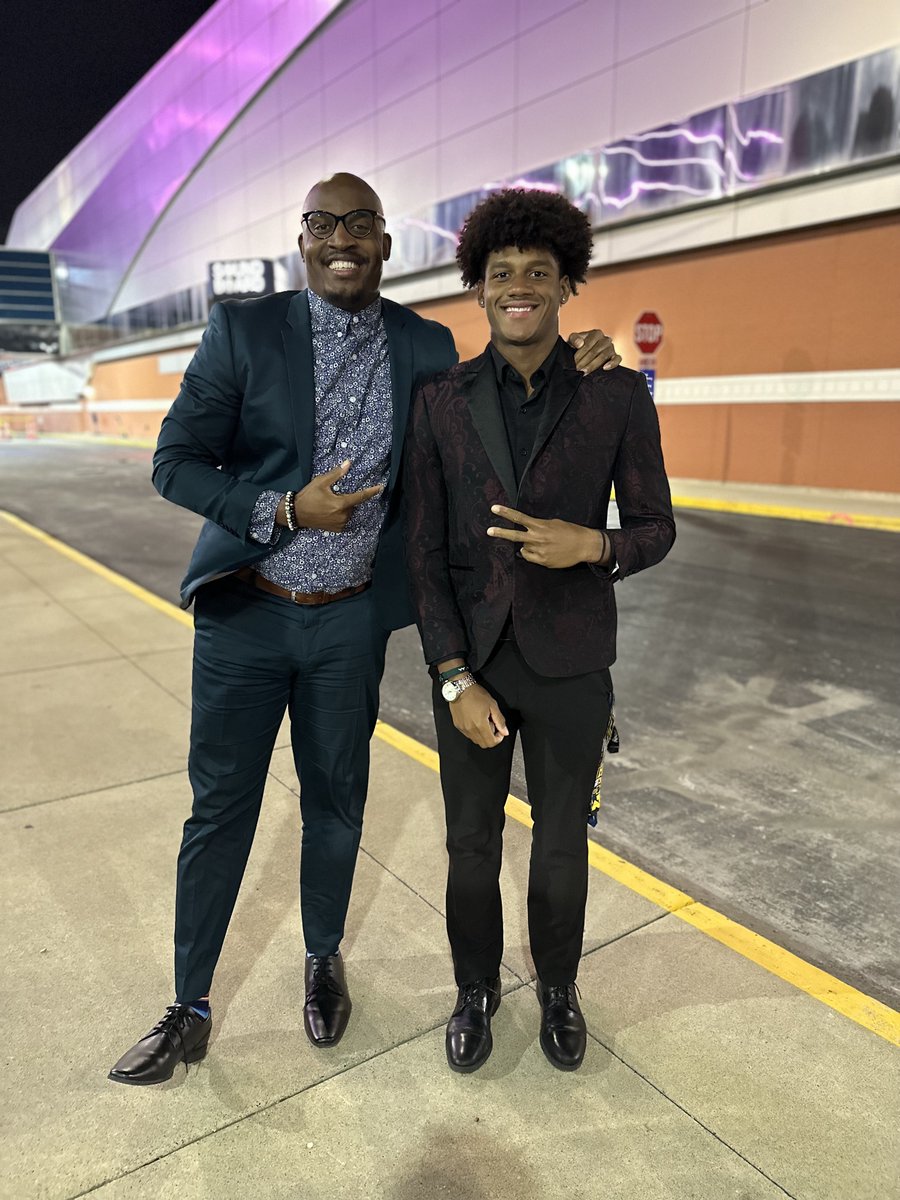 caught_up1's tweet photo. On Friday, our mentees accompanied Mr. Knight to the EsteemWe Gala. Our guys know how to dress!! https://t.co/1Q1aSAlwIB