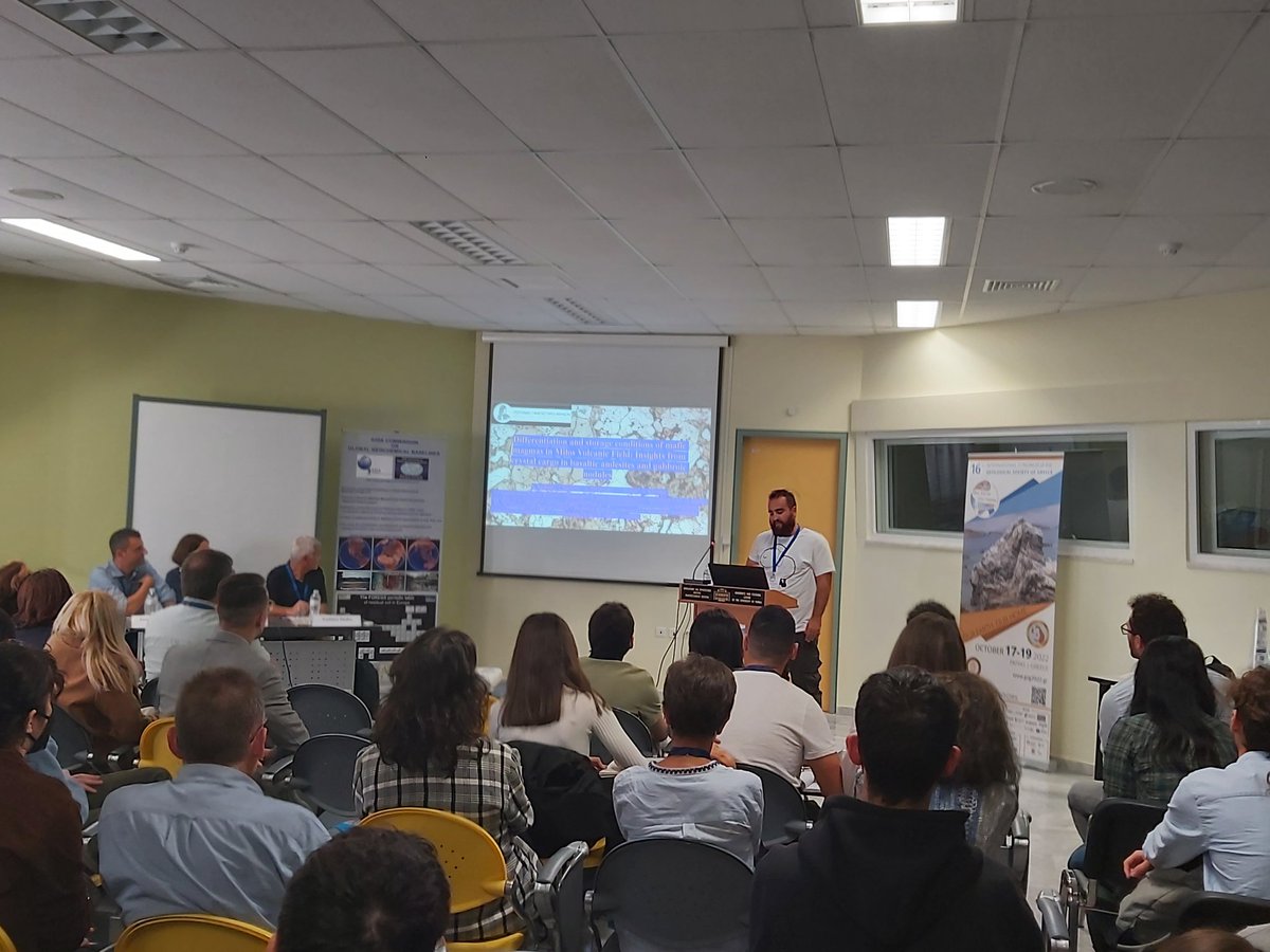 geodept's tweet photo. Very intresting first set of presentations by Kontomichalou et al, @AArgyraki et al, Baziotis et al, and Xydous et al, in session T6: #Geochemistry, #Mineralogy, #Petrology and #Volcanology
#GSG2022 ##our_earth_our_home #geodept #upatras https://t.co/GHIY6OzsCS