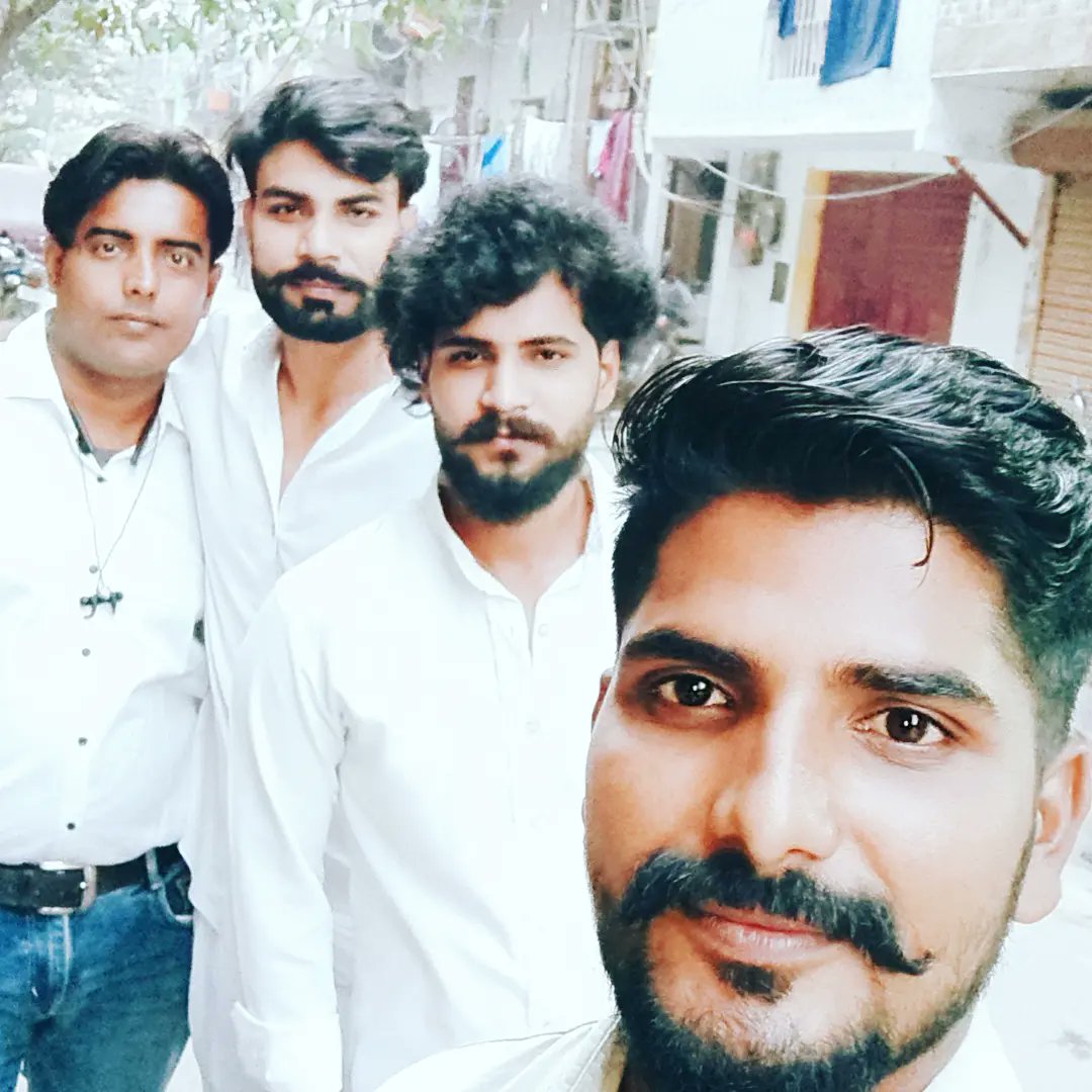katariya_07's tweet photo. दोस्तों से कभी Problem शेयर नहीं करनी चाहिए, कमीने ऐसे ऐसे Solution देते हैं की बन्दा प्रॉब्लम ही भूल जाता है
@abhijatav07 @katariya_07
#mr_abhi #bhimarmy #katariya07 https://t.co/0gfD3Csppi