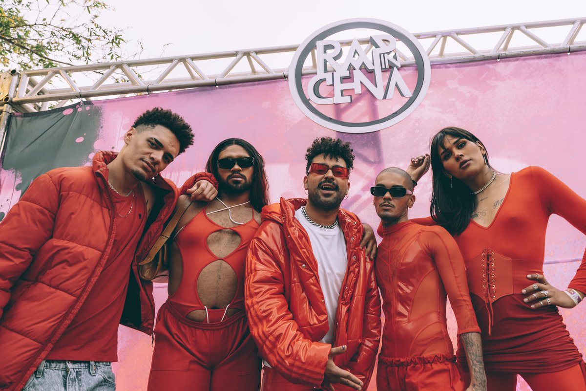 QuebradaQueer's tweet photo. O que foi esse show, @rapincenabrasil? Muito obrigade pela energia e troca, essa noite foi inesquecível! Até a próxima, POA!🤌🏽❤️✨
📸 PH Martini
#HoloforteTour #QuebradaQueer #RAPinCena https://t.co/L33oH79DXT