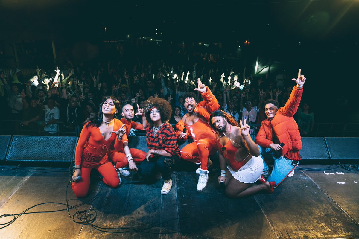 QuebradaQueer's tweet photo. O que foi esse show, @rapincenabrasil? Muito obrigade pela energia e troca, essa noite foi inesquecível! Até a próxima, POA!🤌🏽❤️✨
📸 PH Martini
#HoloforteTour #QuebradaQueer #RAPinCena https://t.co/L33oH79DXT