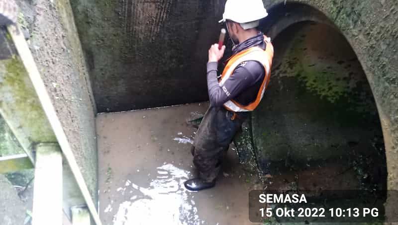 RcBentong's tweet photo. #teamroadcare kerja bersih #pembetung #RO5 di FT436 - JALAN SOUTHERN LOOP (BUKIT TINGGI)
@MOWorks @JKRMalaysia @ZTTCSFJ @JKRPAHANG @JKRBentong @Roadcare_HQ @Roadcare_Phg @PetraJayaMP @IrZulkefly https://t.co/pEOedMyIM1