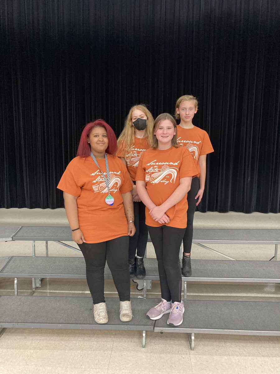 nellylars's tweet photo. Congratulations to the Valley choir members who participated in ND-ACDA’s Surround the State in Song festival on Saturday! @vmsroyals https://t.co/YF0pE2wzLD