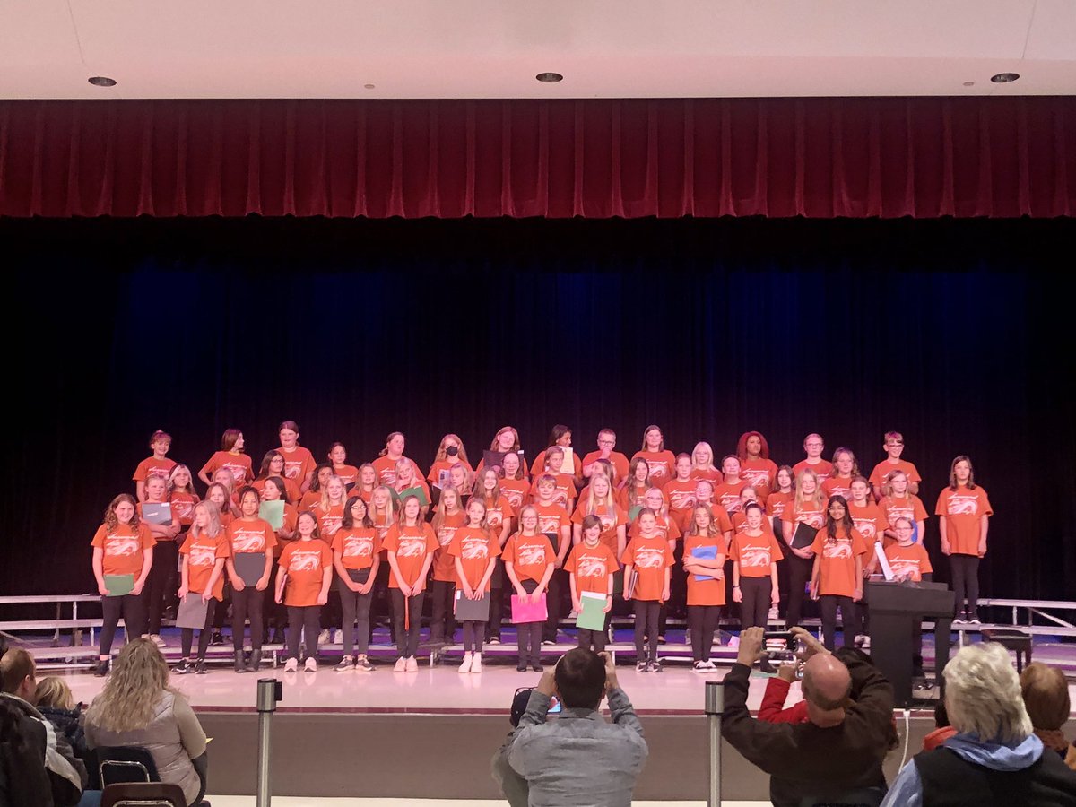 Congratulations to the Valley choir members who participated in ND-ACDA’s Surround the State in Song festival on Saturday! <a href="/vmsroyals/">Valley Middle School</a>