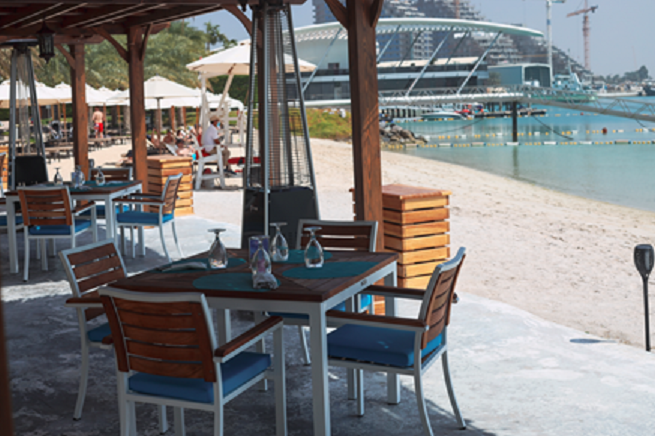 BabAlQasr_Hotel's tweet photo. If you are a fan of the outdoors and you like to enjoy some good quality time, food and drinks with your loved ones, head to the Loop #Beach, the spacious lounge facing the #Arabian Gulf.

Fall in love with Loop Beach!

#biltmorecollection #babalqasr #Loopbar #Loopbeach #bythesea https://t.co/9L8JuAuOwG