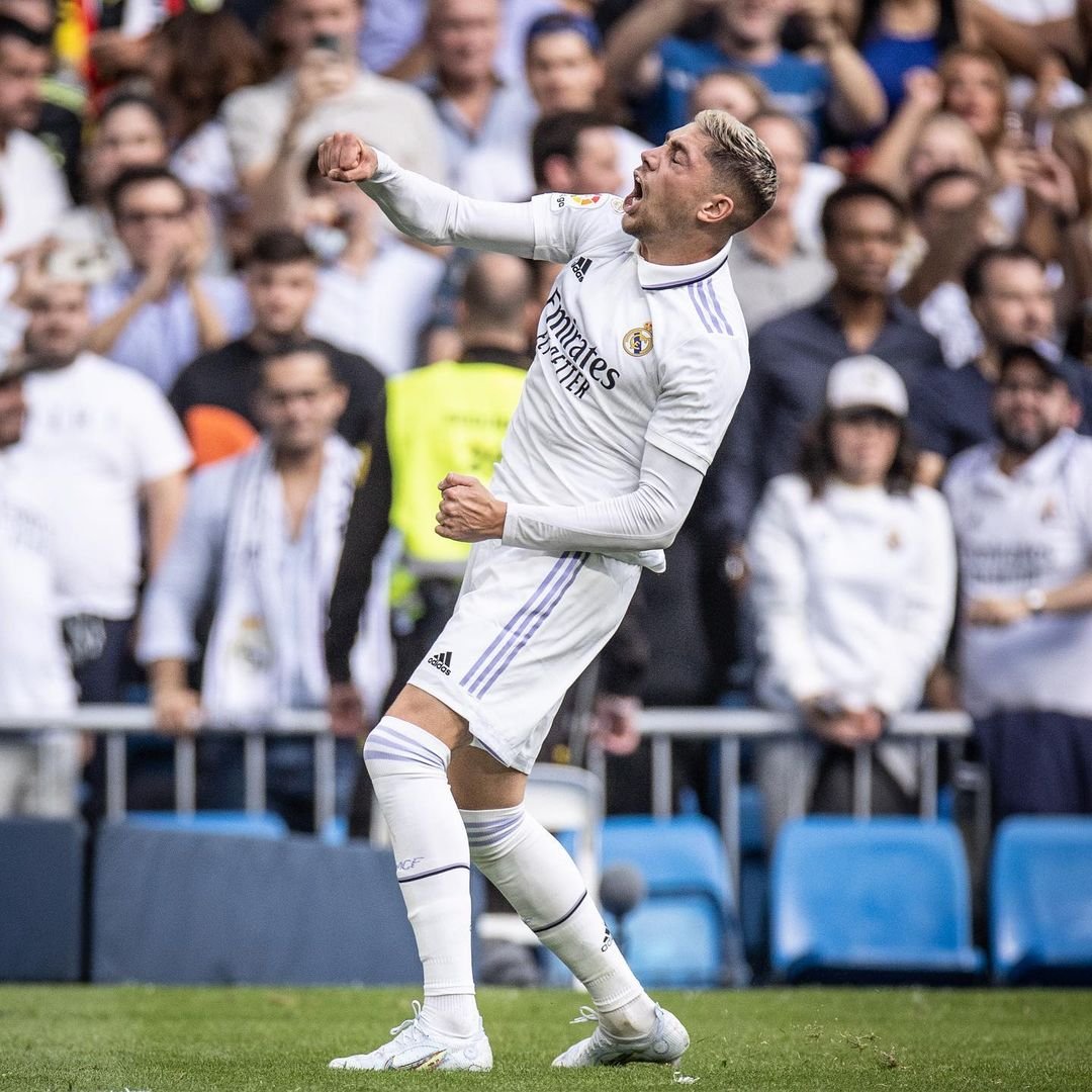 Olocip_Lab's tweet photo. 🔥𝑽𝒂𝒍𝒗𝒆𝒓𝒅𝒆, 𝒐𝒏 𝒇𝒊𝒓𝒆🔥
🏆MVP de #ElClásico
🥇Mejor temporada en el Real Madrid
🥈Jugador con más impacto ofensivo en #LaLiga
🥉Futbolista que más valor genera por 90' en la liga española
💰Valor de mercado: 97 mill. €
#IA #performance #data #sporstech https://t.co/8dQmni0BBP