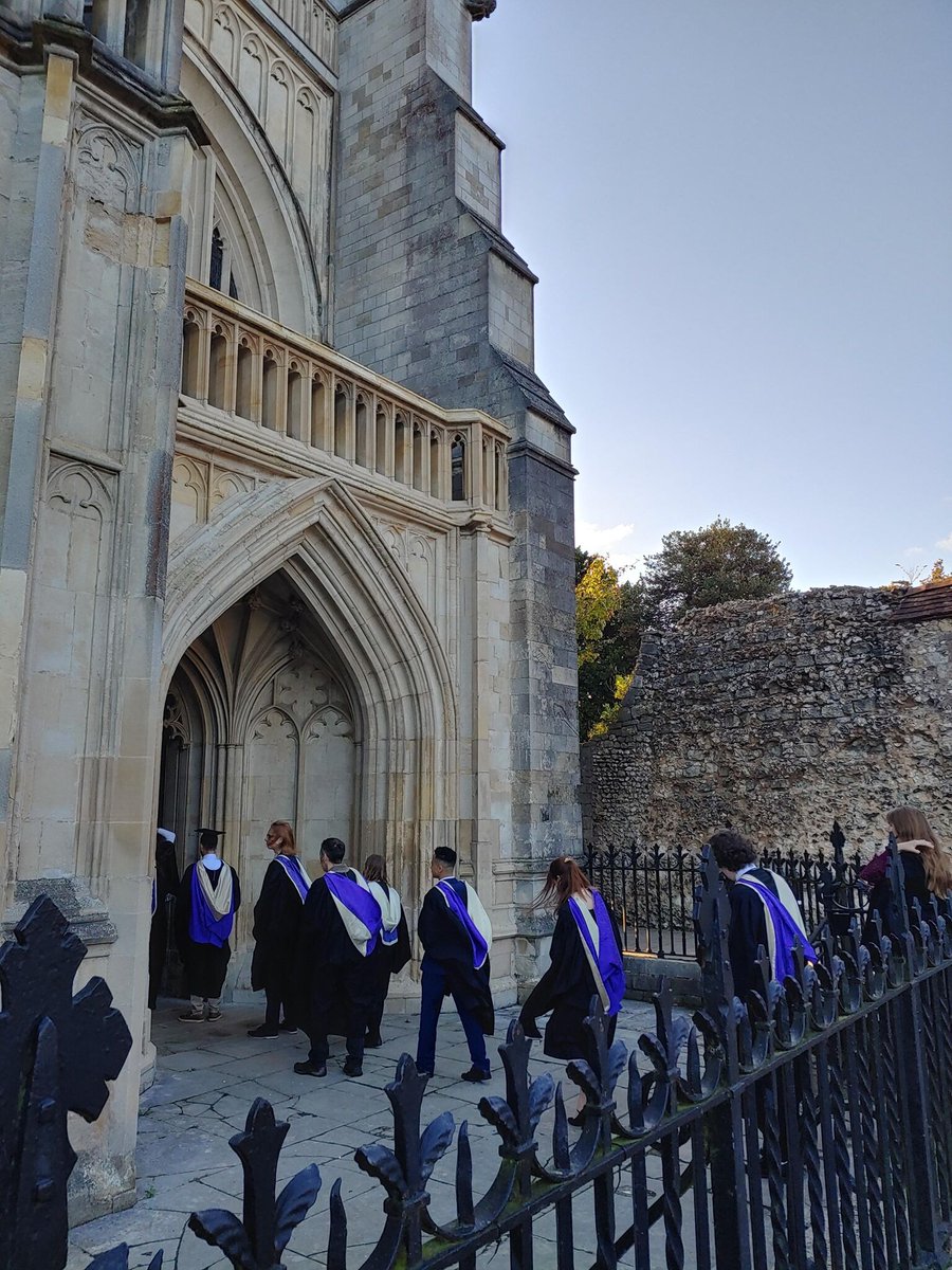 WinCathedral's tweet photo. Congratulations to all students from the @_UoW who will be graduating inside the cathedral this week 🎓👏

Please note that due to the graduation ceremonies taking place inside the cathedral, the cathedral will be closed between 9.00am-4.30pm from the 18th - 21st October. https://t.co/AjczgcqjIa