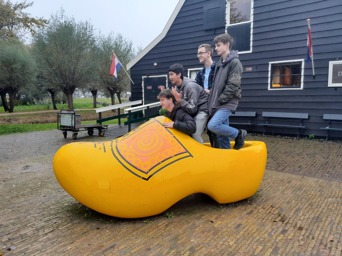philethics_NHS's tweet photo. Introducing the all-new Dutch bobsled A and B team π³π± @DeZaanseSchans @philethics_NHS @NottsHigh #clogsontour https://t.co/iOe8K1pTLI
