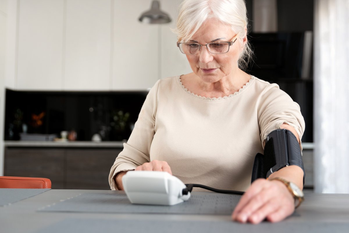 CPSTF's tweet photo. It’s National Women’s #BloodPressure Awareness Week. Self-measured blood pressure monitoring interventions that use interactive phone systems, smartphones & websites are cost-effective when used with additional support. See https://t.co/Dhl8L2FA99
#NWBPAW @CDCHeart_Stroke https://t.co/2Tv33bn2ZH