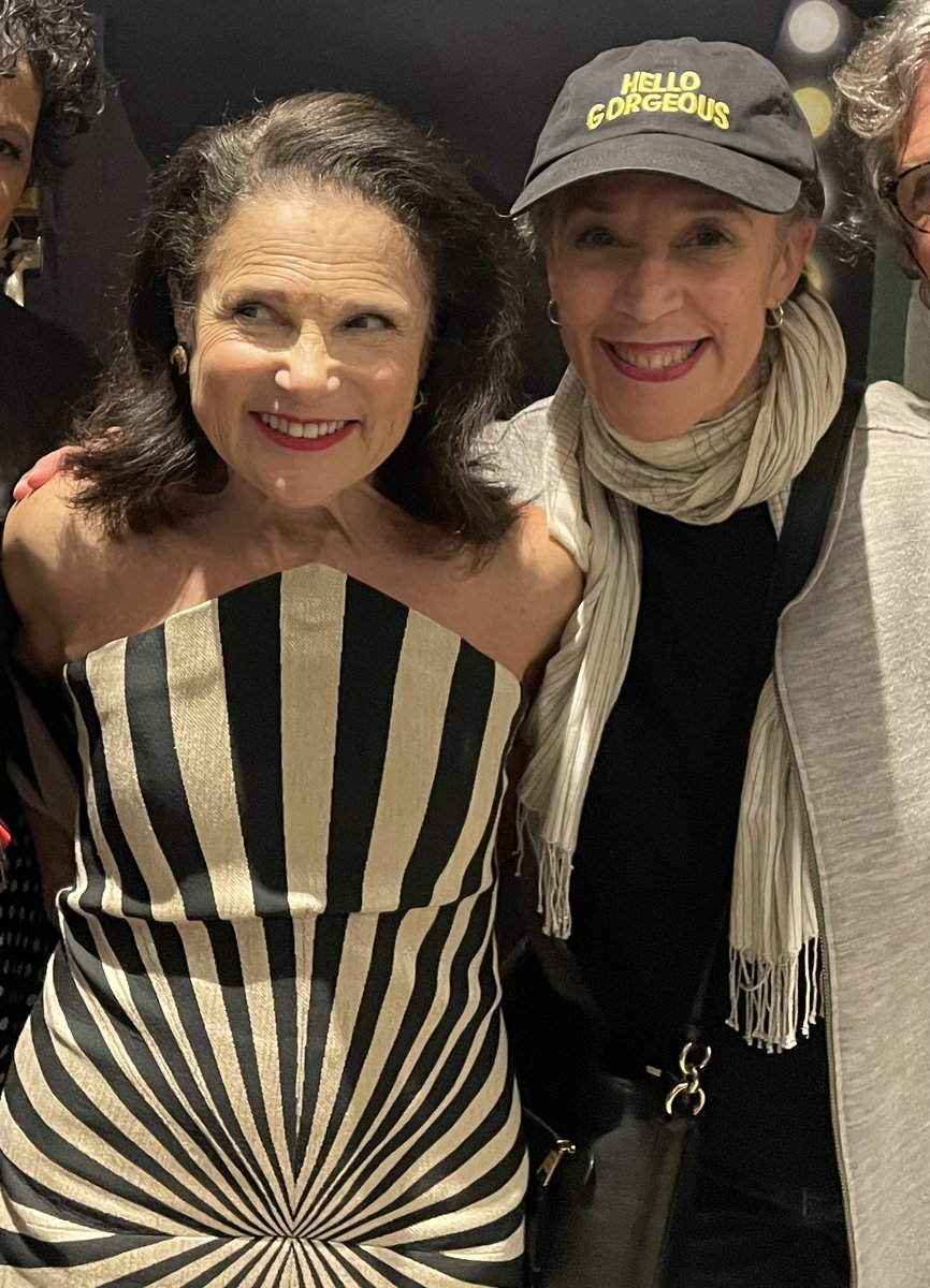 DebraCardona's tweet photo. Hello Gorgeous! to my poker buddy and @CW_CrazyXGF co-mom #TovahFeldshuh. I get to share the stage with this incredible actress every night in @FunnyGirlBwy. Come see us at the August Wilson Theater! #HectorsMomandRebeccasMom #crazyexgirlfriend #RachelBloom @fleafasano https://t.co/WY6nGYkht2