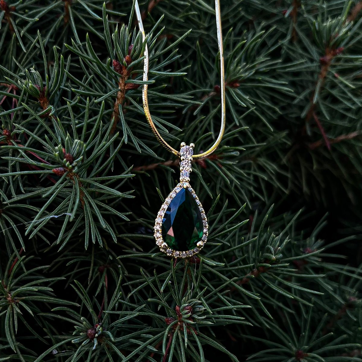 aura_gaia's tweet photo. the primrose necklace… ✨ https://t.co/81OtBJ6eRX