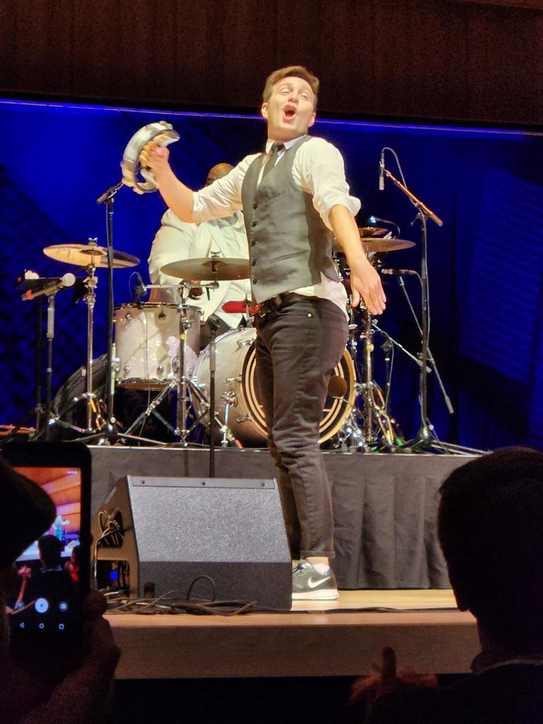 NomadTl's tweet photo. Tambourine Guy out here, living his best life #pmjtour https://t.co/3bDHdShwQ9
