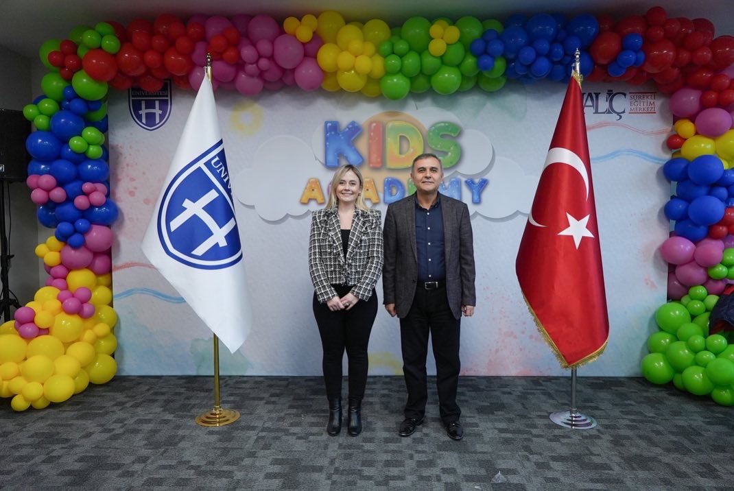 ZaferUtlu's tweet photo. Üniversitemiz Sürekli Eğitim Merkezi  ile hayalimiz olan  5-12 yaş çocuklara yönelik KIDS ACADEMY’nin açılışını gerçekleştirdik. Bu akademi ile tüm çocuklarımızın gelişimine önemli katkılar sağlayacağımıza yürekten inanıyorum. @universitehalic https://t.co/sKiHe9LmR4