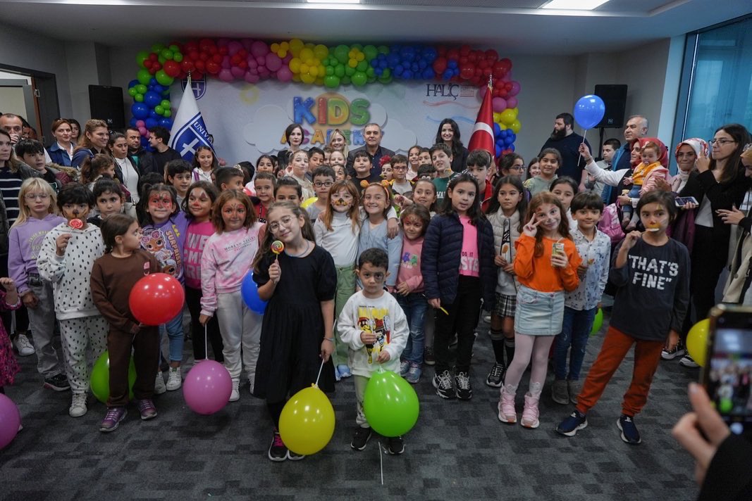 ZaferUtlu's tweet photo. Üniversitemiz Sürekli Eğitim Merkezi  ile hayalimiz olan  5-12 yaş çocuklara yönelik KIDS ACADEMY’nin açılışını gerçekleştirdik. Bu akademi ile tüm çocuklarımızın gelişimine önemli katkılar sağlayacağımıza yürekten inanıyorum. @universitehalic https://t.co/sKiHe9LmR4