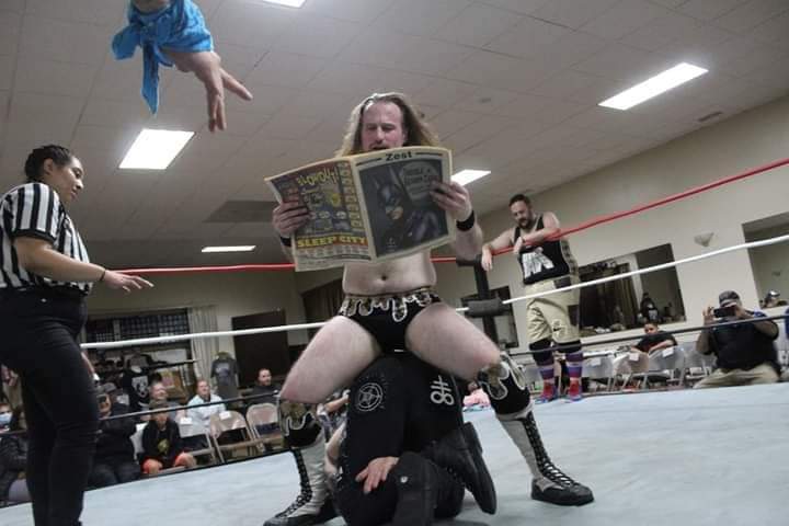StepdadsWrestle's tweet photo. Finding time to read the newspaper.
@etwct2011 @NotDMorgan
@PLAYBOYjbusta @Picture_Dave
#iwtv #independentwrestling #WWE #aew #ImpactWrestling #wweraw #nwa #gcw #wrestlingopen #aewdynamite #nxt #survivorseries #BeyondWrestling #NortheastWrestling #LimitlessWrestling #2TW https://t.co/tBUUQPfLDQ