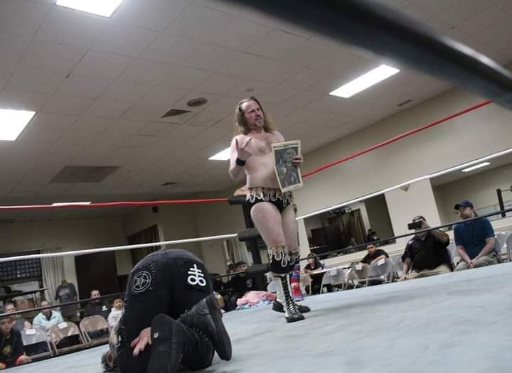 StepdadsWrestle's tweet photo. Finding time to read the newspaper.
@etwct2011 @NotDMorgan
@PLAYBOYjbusta @Picture_Dave
#iwtv #independentwrestling #WWE #aew #ImpactWrestling #wweraw #nwa #gcw #wrestlingopen #aewdynamite #nxt #survivorseries #BeyondWrestling #NortheastWrestling #LimitlessWrestling #2TW https://t.co/tBUUQPfLDQ