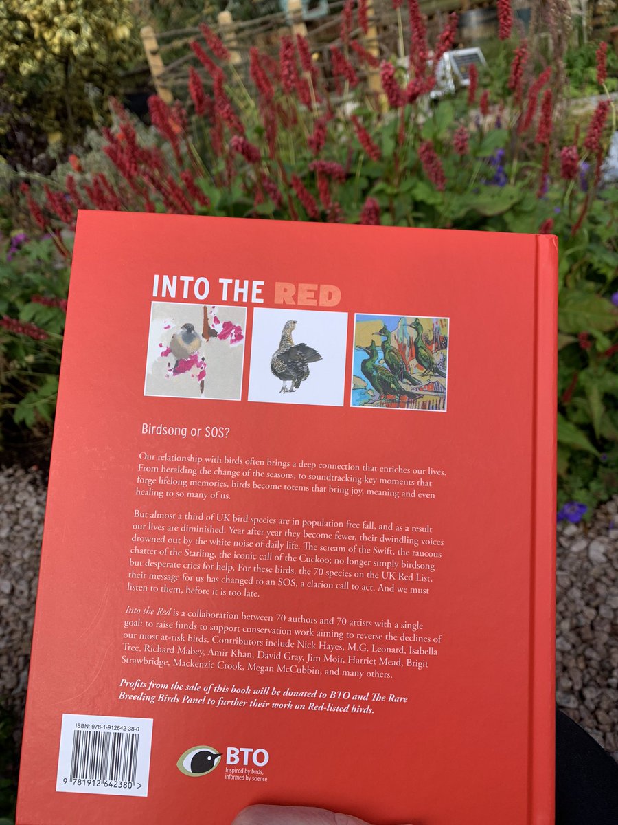 Look what’s arrived just in time for me day off…and it’s warm enough (with a bobble hat on!) to sit by the pond and read it. It’s both enjoyable and worrying, sad to see our charismatic wee House Sparrow on the list. Some excellent contributions from @BTO_Scotland staff. @_BTO