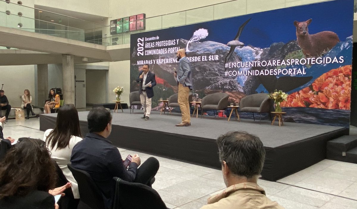 AleSaenzB's tweet photo. En el #EncuentrodeAreasProtegidas y #comunidadesportal, @cesarguala director del Programa Austral Patagonia planteando la importancia de reconocer nuestras áreas protegidas con la creación de un día nacional de las áreas protegidas de #Chile. https://t.co/9to1dhnSuk