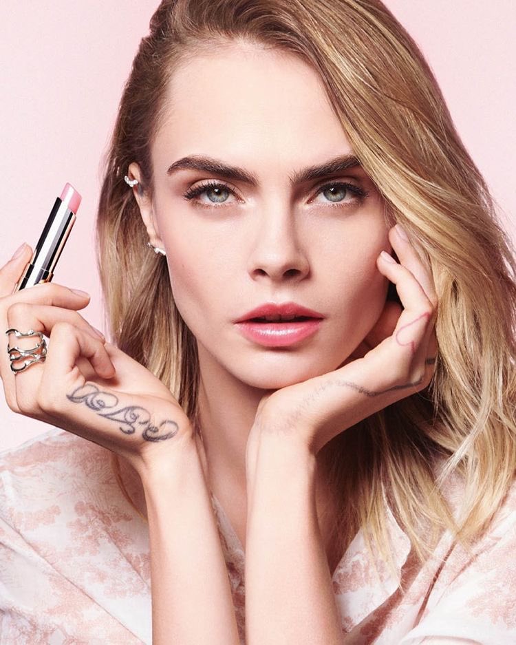 camileclub's tweet photo. 𝗣𝗥𝗘-𝗢𝗥𝗗𝗘𝗥 🥣
Dior Lip Glow ของแท้ 100% 
No. 001,004,008,012,015,025 ✨แพ็คเกจใหม่-เชคโค้ดได้ค่ะ

𝗣𝗿𝗶𝗰𝗲 : 890.- ส่งฟรี
(🍎🧦; มีของแถมทุกออเดอร์)

#สกินแคร์เกาหลี #พรีออเดอร์เกาหลี #ลิปDior #เครื่องสําอางเกาหลี #ส่งต่อสกินแคร์ #diorlipglow #ไว้รีวิวห้ามขายของโว้ยย https://t.co/GfoQtZk7Nu
