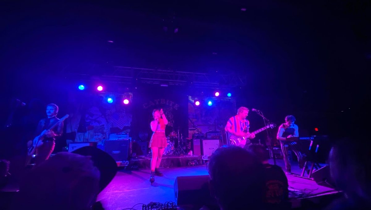 Also gotta give it up to @catbiteband for their amazing set opening for #mefirstandthegimmegimmes in Jersey this weekend! Can’t go wrong with an Op Ivy cover! #antifest #phillyska #starlandballroom  #healthybodysickmind