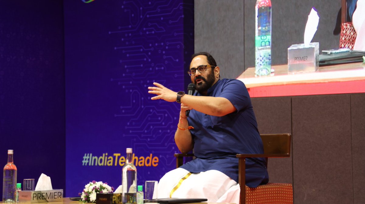 karnavati_uni's tweet photo. Karnavati University is honoured to have hosted Shri @Rajeev_GoI ji for SemiconIndia Future Design.

This stands as an initiative to propel the booming start-ups and build the India of our vision. 🔥

#RCinGujarat #IndiaTechade #DigitalIndia
#NewIndia4YoungIndia
#GujaratTechade https://t.co/hgMpSSHK2W