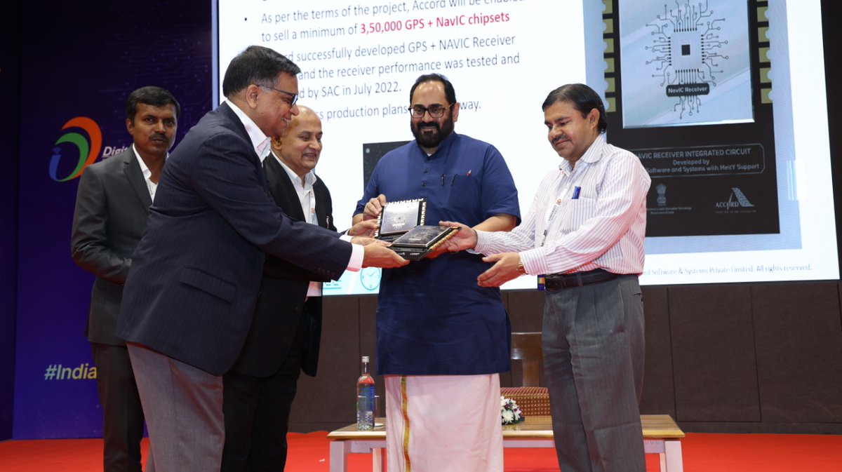 karnavati_uni's tweet photo. Karnavati University is honoured to have hosted Shri @Rajeev_GoI ji for SemiconIndia Future Design.

This stands as an initiative to propel the booming start-ups and build the India of our vision. 🔥

#RCinGujarat #IndiaTechade #DigitalIndia
#NewIndia4YoungIndia
#GujaratTechade https://t.co/hgMpSSHK2W