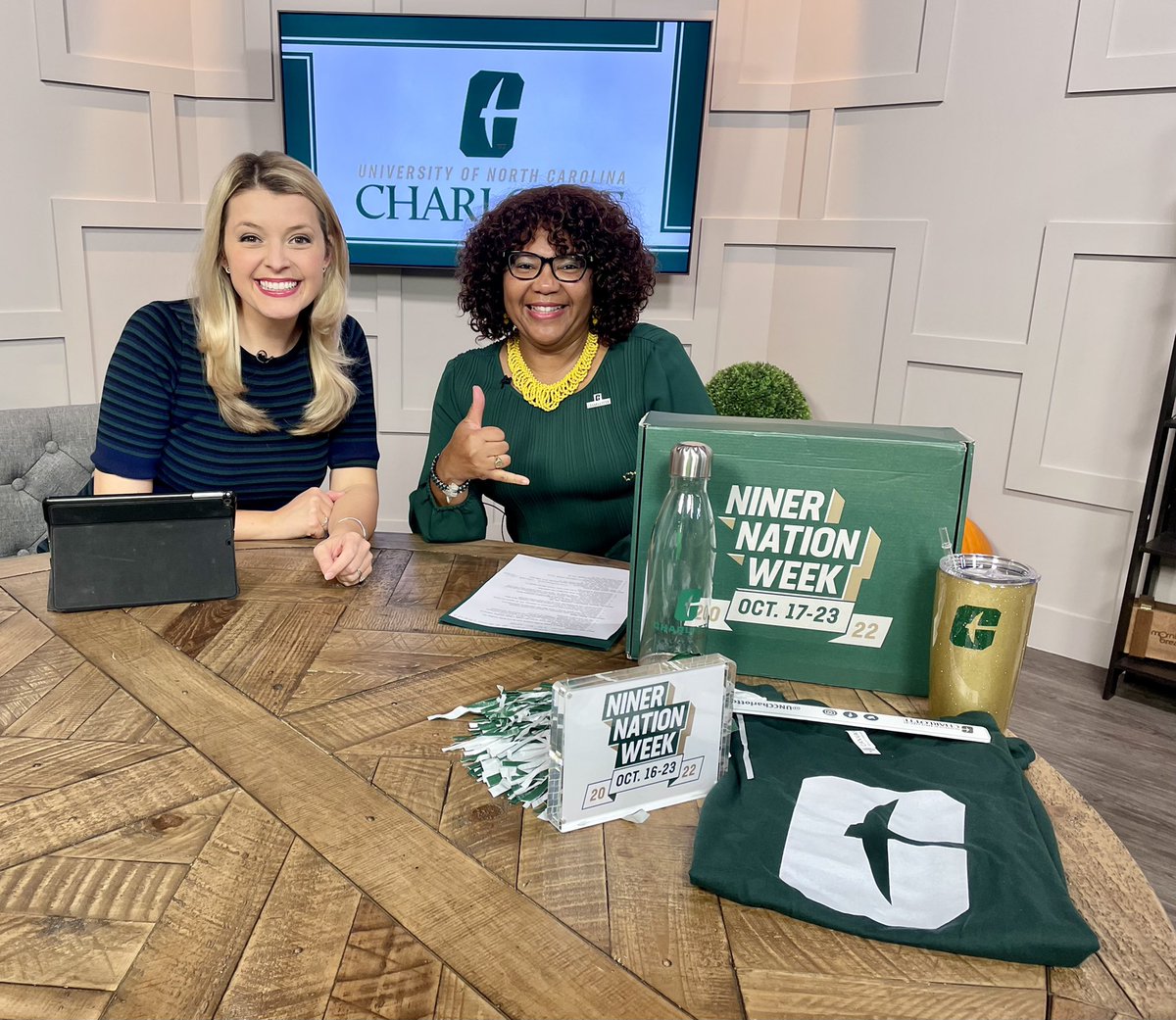 QClifeWBTV's tweet photo. Niner Nation Week kicks off today! Frenchie Brown, President of the @unccharlotte Alumni Board of Directors talks to @MaryKingTV about the cool events this week! #UNCC #CLT #MondayMotivation https://t.co/LCpIHKiirZ
