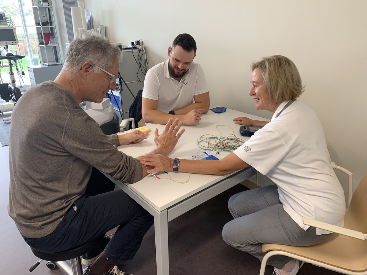 FES meets MDR: Peter Biedermann and Tobias Geiser from Swiss Medtech visited <a href="/BerschInes/">Ines Bersch</a> at the International FES Centre® at the SPZ Nottwil and experienced live the importance of a feasible Medical Device Regulation.