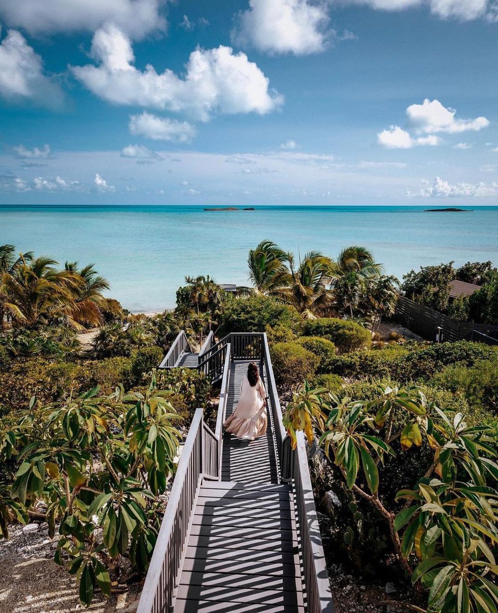 Look at that view!💙 📸: @singasongvillas . . . . #TurksAndCaicos #TCI #SisterIslands #Paradise #Caribbean #Vacation #BeautifulByNature #WeAreTurksAndCaicos #WhyILoveTurksAndCaicos #DreamDestination #Cruise #Sailing #Sunset #providenciales #traveldestination #luxurytravel