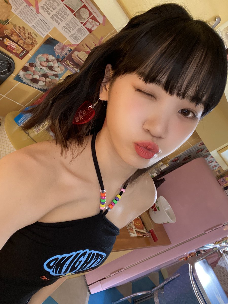 chaewon pics (@chaewonszip) on Twitter photo 