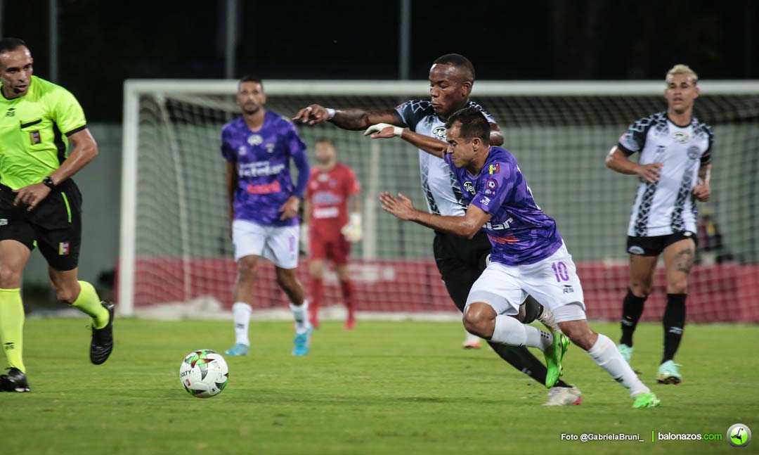 Balonazos's tweet photo. Zamora FC y el líder Metropolitanos de nuevo empataron a cero goles ahora en el estadio de Barinas.

#LigaFutVe 
#Jornada4
#FaseFinalA

🔗 https://t.co/tIOgebWGTA https://t.co/hGuU9ciN06